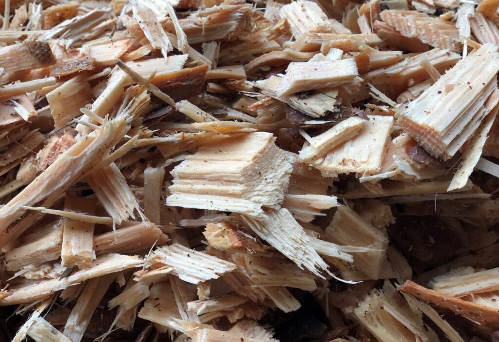 Zrębki tartaczne sosnowe | stała oferta – SPRZEDAM