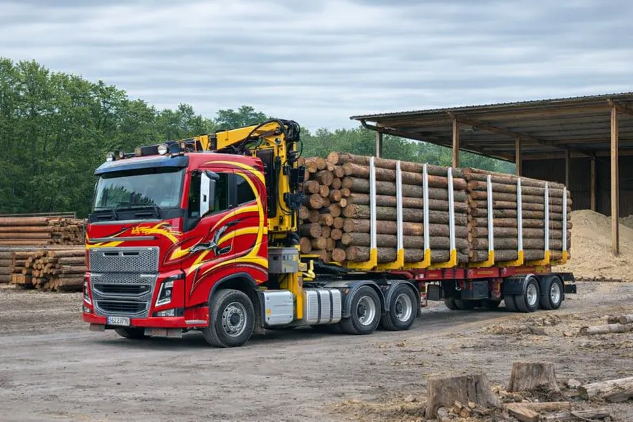 Transport tarcicy i więźby dachowej | załadunek naczep – POLSKA